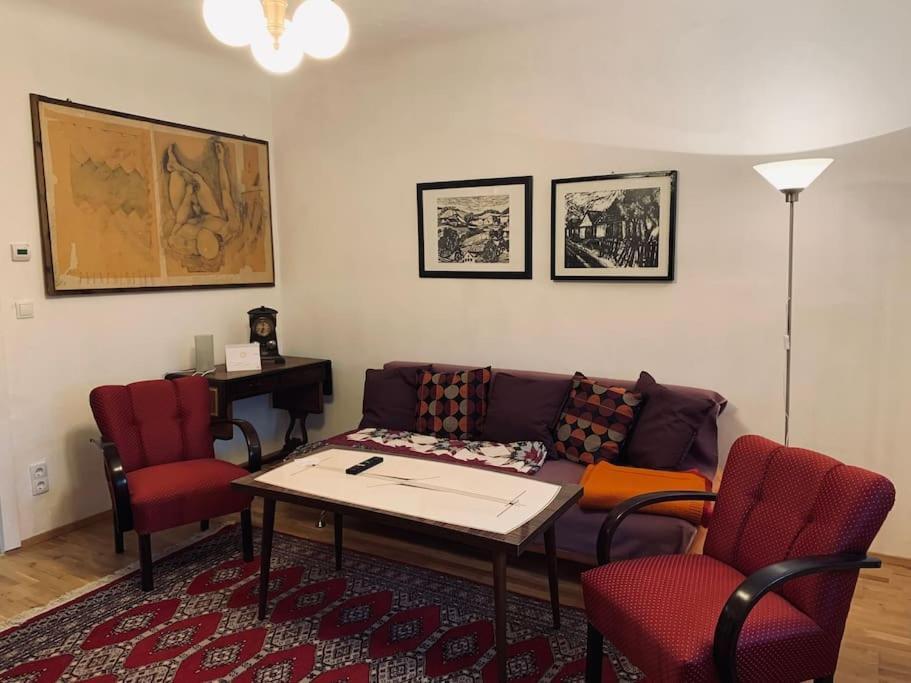 Ferienhaus Mit Garten In Thermennaehe Strebersdorf Bagian luar foto
