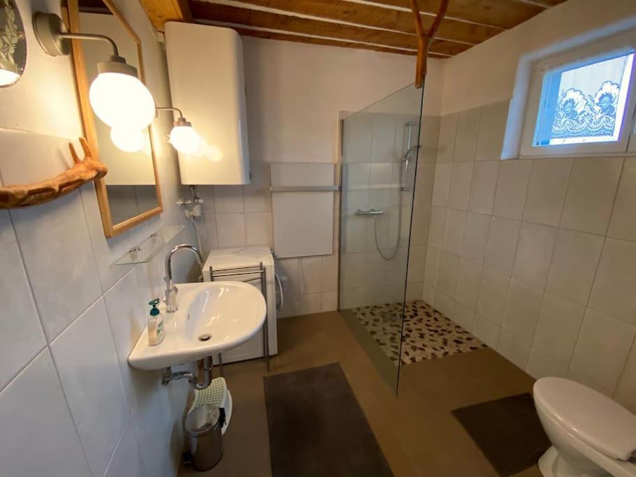 Ferienhaus Mit Garten In Thermennaehe Strebersdorf Bagian luar foto