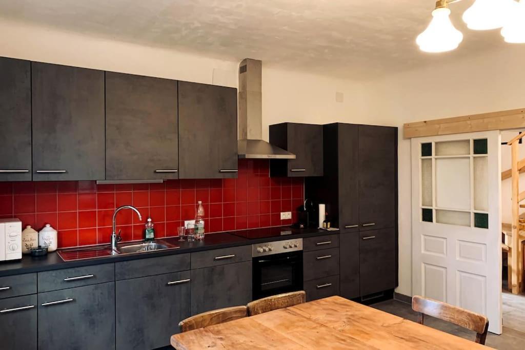 Ferienhaus Mit Garten In Thermennaehe Strebersdorf Bagian luar foto