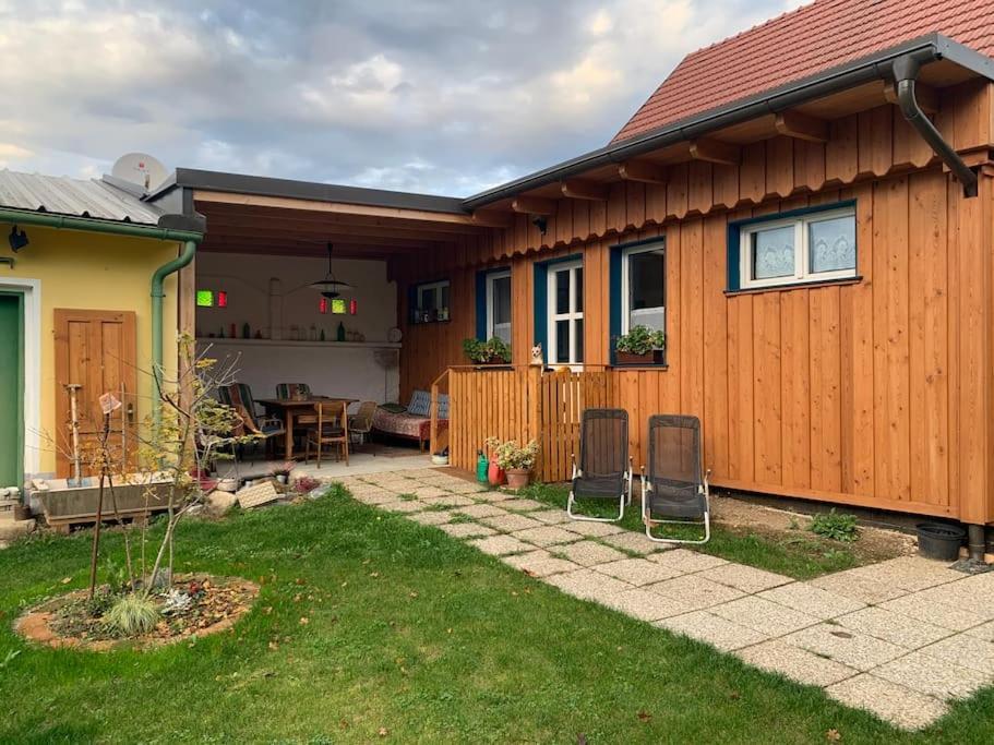 Ferienhaus Mit Garten In Thermennaehe Strebersdorf Bagian luar foto